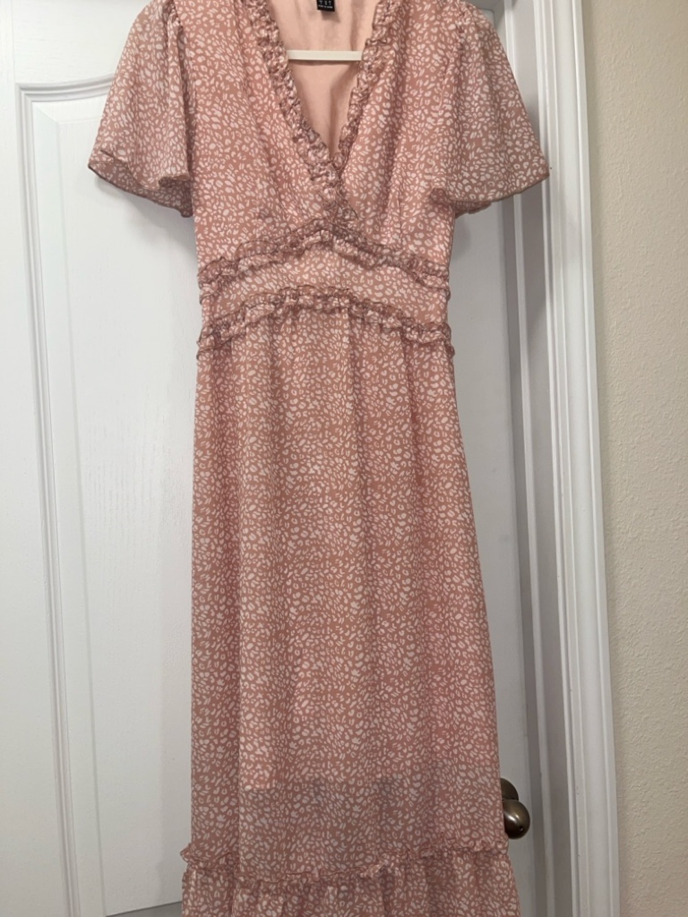 NEW!! Blush Pink Floral Midi Dress